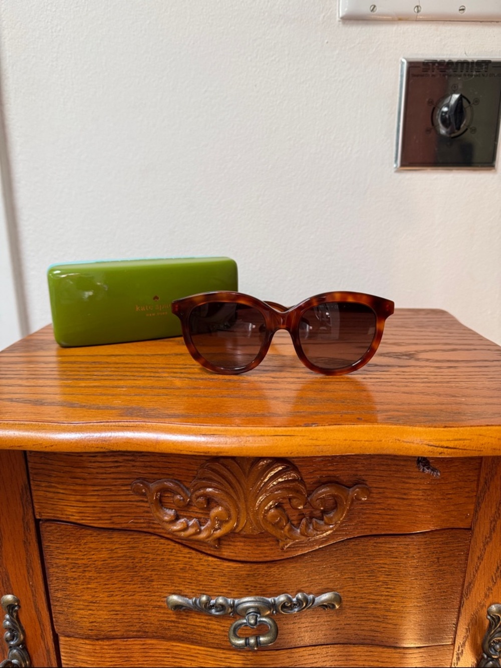 kate spade tortoiseshell cat-eye sunglasses with brown lenses